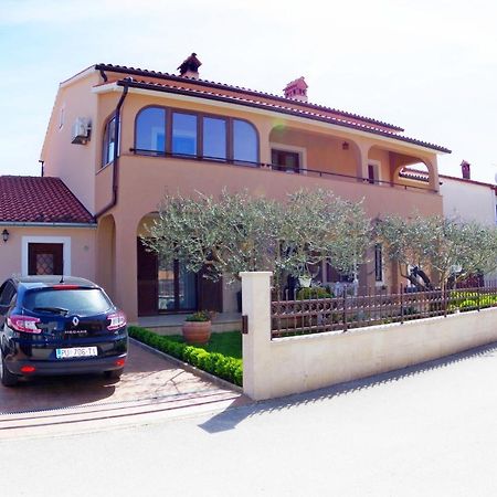 Apartments Tina & Denis Pula Exterior photo